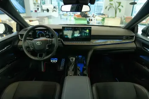 Toyota Camry 2025 — миниатюра 6