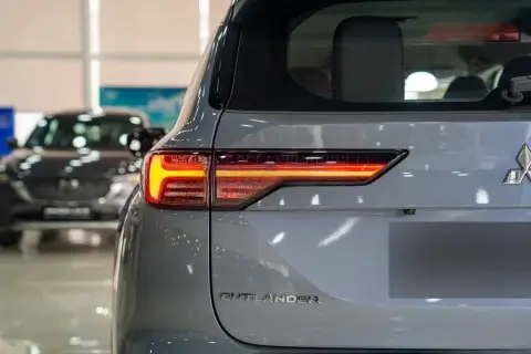 Mitsubishi Outlander 2026 — миниатюра 9