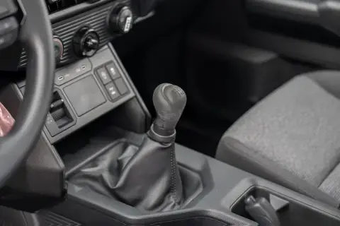 Toyota Hilux 2025 — миниатюра 9