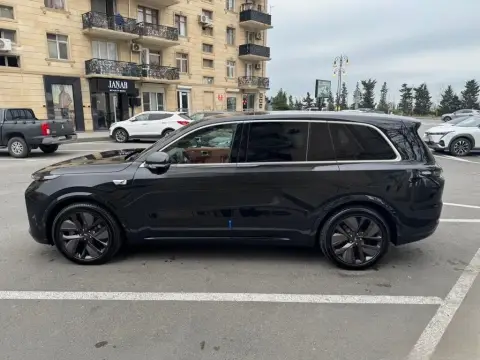 Li Auto L9 2025 — миниатюра 6