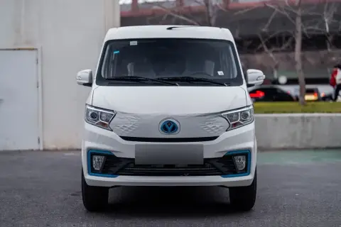 KYC V7 EV 2025