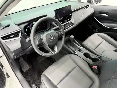 Toyota Corolla 2025 — миниатюра 7