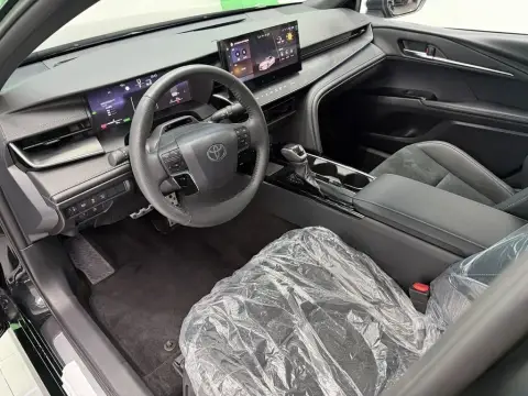 Toyota Camry 2025 — миниатюра 8