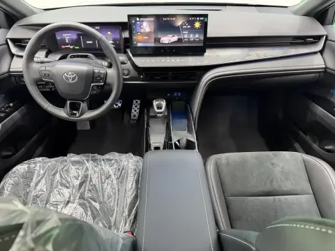 Toyota Camry 2025 — миниатюра 9
