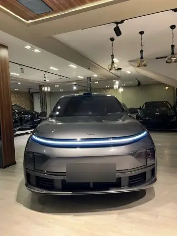 Li Auto L7 2025 — миниатюра 2