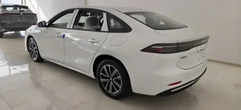 Geely Galaxy A7 2025 — миниатюра 6