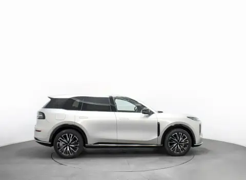 Changan Nevo Q07 2025 — миниатюра 4