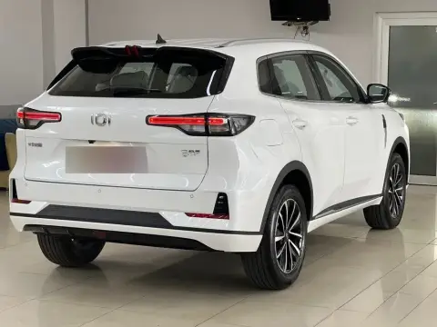 Changan Qiyuan Q05 2025 — миниатюра 7