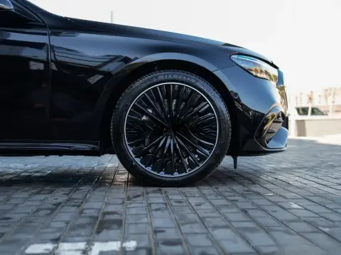 Mercedes-Benz E 350 e 2025 — миниатюра 3