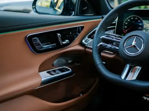 Mercedes-Benz E 350 e 2025 — миниатюра 10
