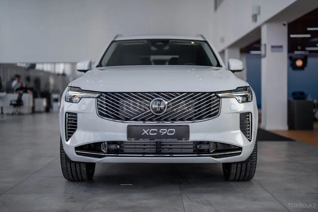 Volvo XC90 2025 — фото 1 из 10