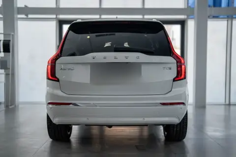 Volvo XC90 2025 — миниатюра 2