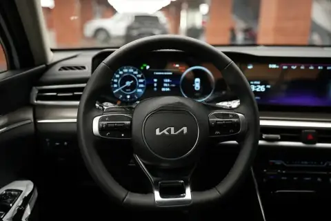 Kia K5 2025 — миниатюра 7