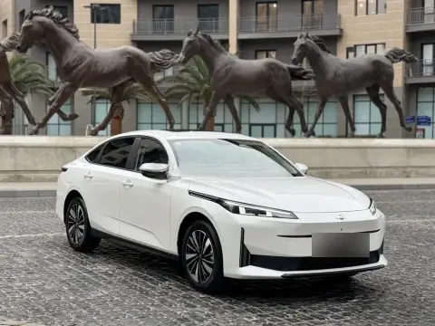 Changan Qiyuan A05 2025 — миниатюра 2