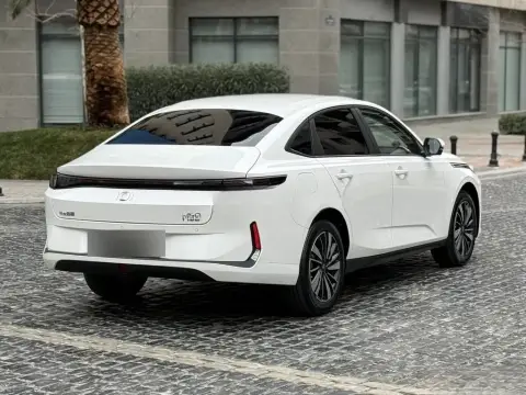 Changan Qiyuan A05 2025 — миниатюра 6