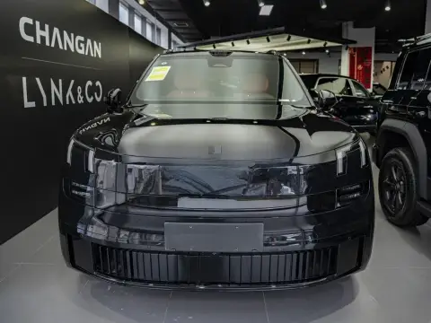 Lynk & Co 900 2025 — миниатюра 1