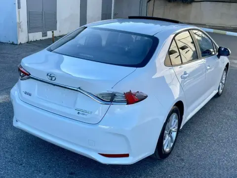 Toyota Corolla 2025 — миниатюра 4