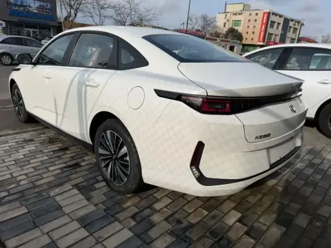 Changan Qiyuan A05 2025 — миниатюра 7