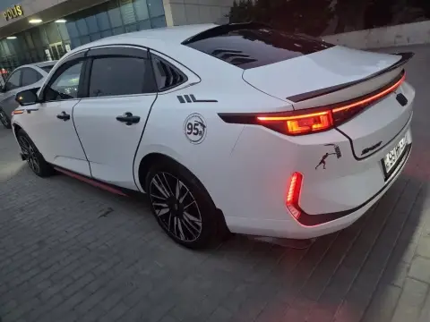 Changan Qiyuan A05 2025 — миниатюра 2