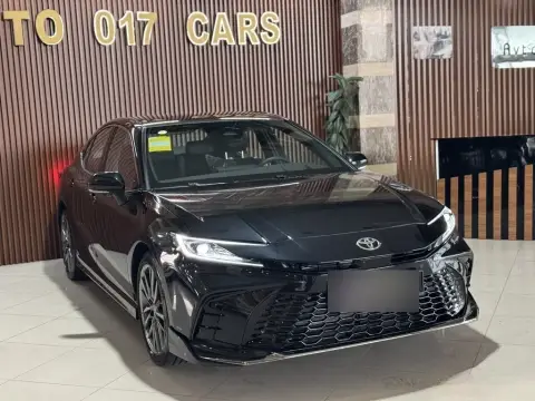 Toyota Camry 2025 — миниатюра 2