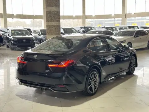 Toyota Camry 2025 — миниатюра 9