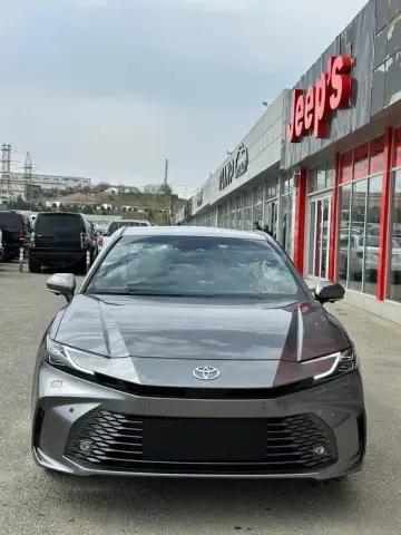 Toyota Camry 2025 — миниатюра 1