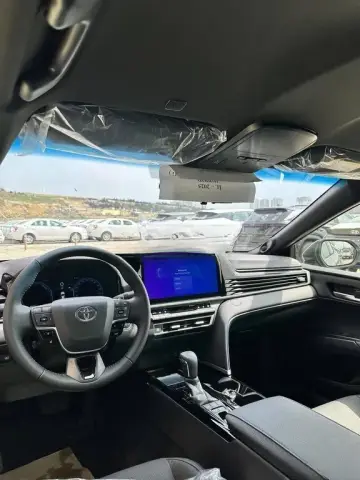 Toyota Camry 2025 — миниатюра 3