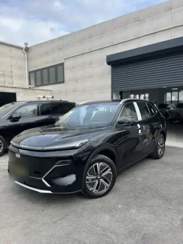 Geely Galaxy Starship 7 2025 — миниатюра 2