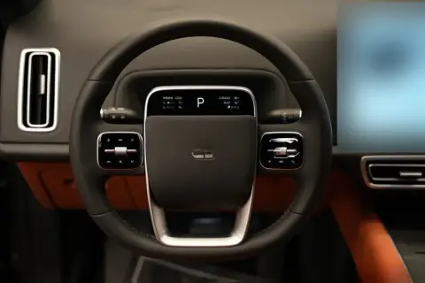 Li Auto L9 2025 — миниатюра 6