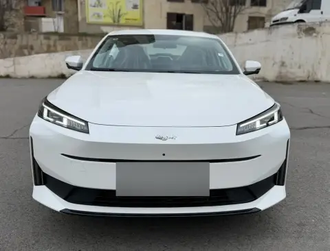 Changan Qiyuan A05 2025 — миниатюра 1