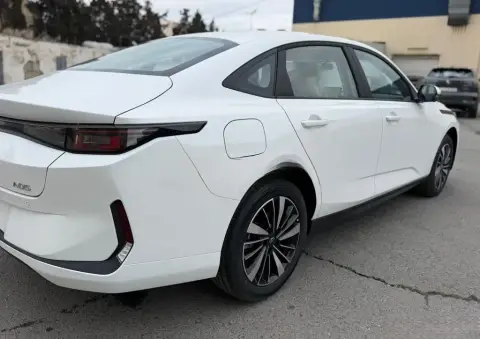 Changan Qiyuan A05 2025 — миниатюра 4