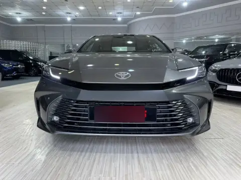 Toyota Camry 2025