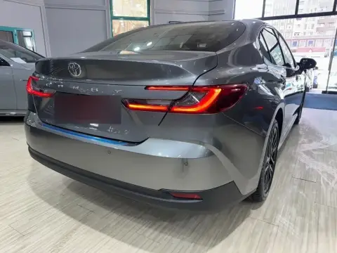 Toyota Camry 2025 — миниатюра 6