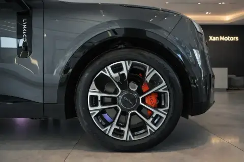 Lynk & Co 900 2025 — миниатюра 7