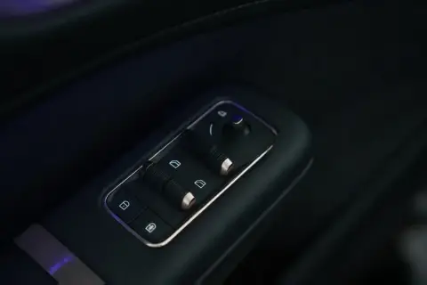 Lynk & Co 900 2025 — миниатюра 8
