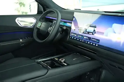 Lynk & Co 900 2025 — миниатюра 10