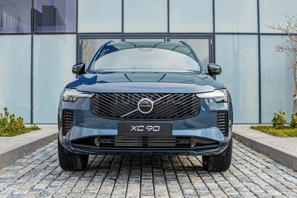 Volvo XC90 2025 — фото 1 из 10