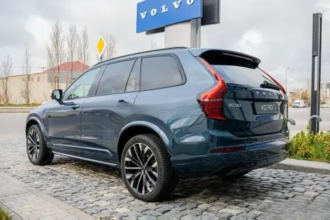Volvo XC90 2025 — миниатюра 2