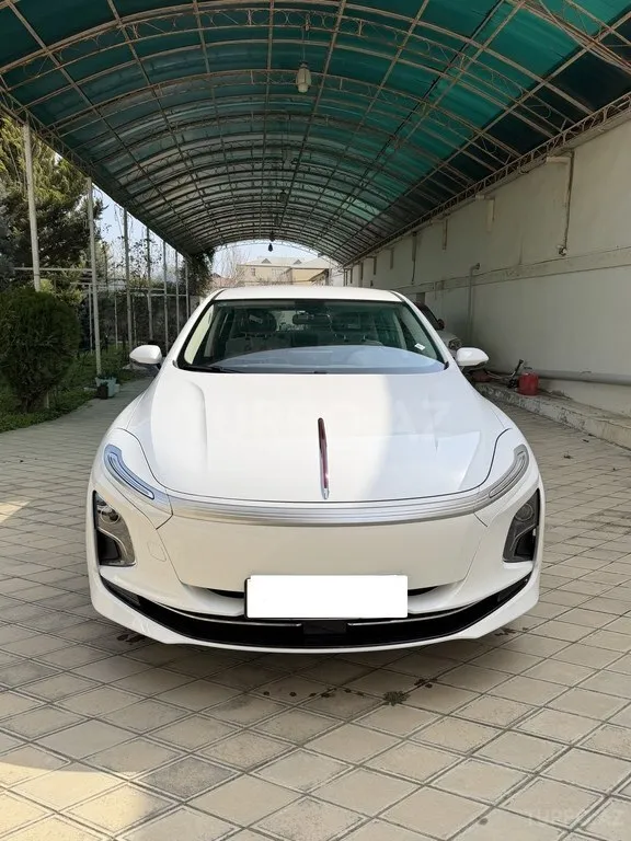 Hongqi E-QM5 2025 — фото 1 из 10