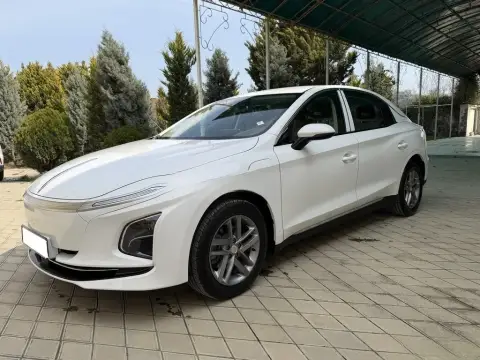 Hongqi E-QM5 2025 — миниатюра 2