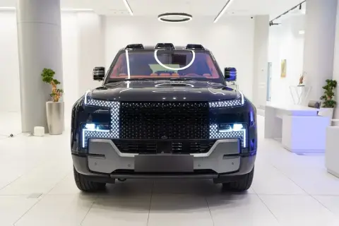 BYD Yangwang U8 2025 — миниатюра 2