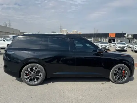 Lynk & Co 900 2025 — миниатюра 4
