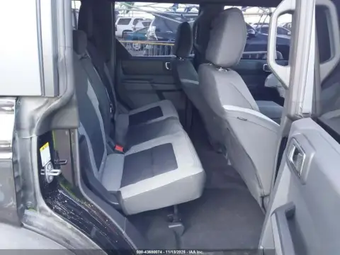 Ford Bronco 2025 — миниатюра 8