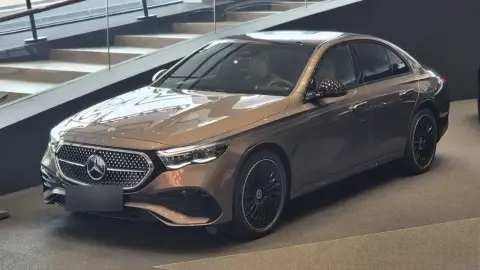 Mercedes-Benz E 350 e 2025
