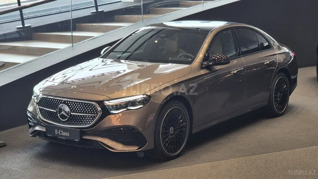 Mercedes-Benz E 350 e 2025 — фото 1 из 10
