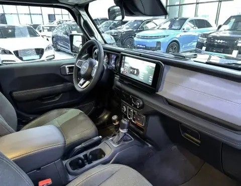 Jeep Wrangler 2025 — миниатюра 10