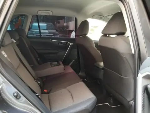 Toyota RAV4 2025 — миниатюра 9