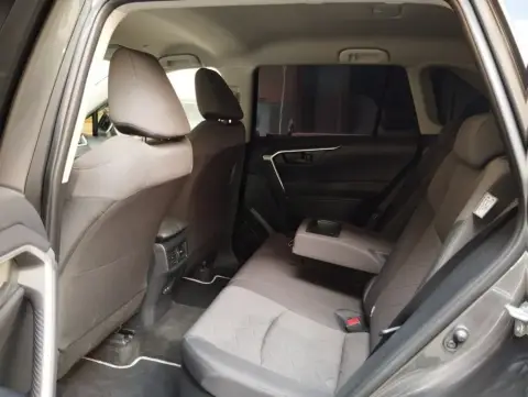 Toyota RAV4 2025 — миниатюра 10