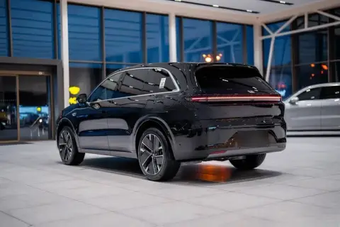 Li Auto L6 2025 — миниатюра 2