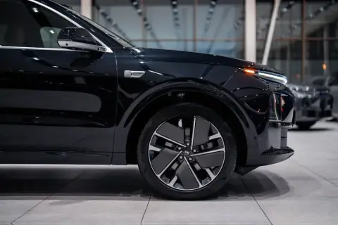 Li Auto L6 2025 — миниатюра 6